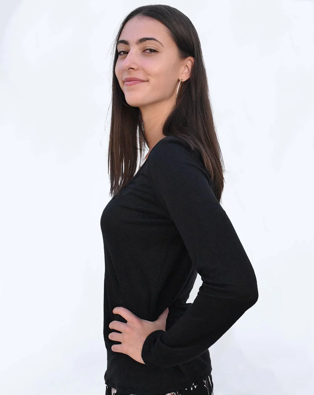 Aatise Top Noir En Lin - Zieza 4 Aatise Top Noir En Lin - Zieza – Image 2