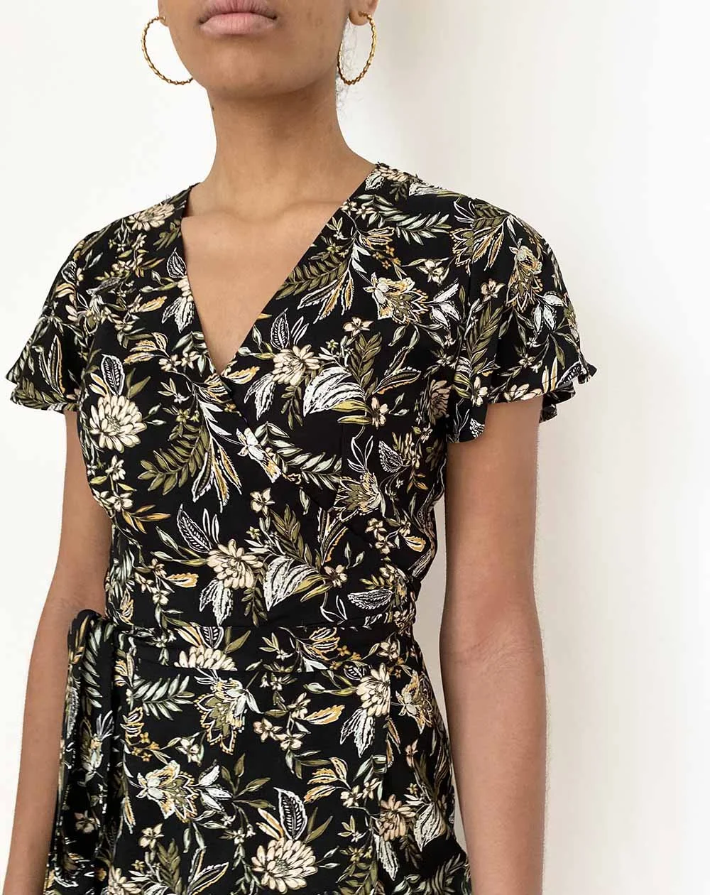 Aatise Robe Noire Lenzing® Ecovero® - Ziska 6 Aatise Robe Noire Lenzing® Ecovero® - Ziska – Image 4