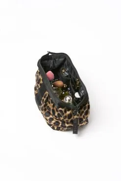 ACE Bag Trousse De Toilette En Econyl® - Ace -Thinking Mu Soldes ACECosmeticBagLeopardsideviewfull