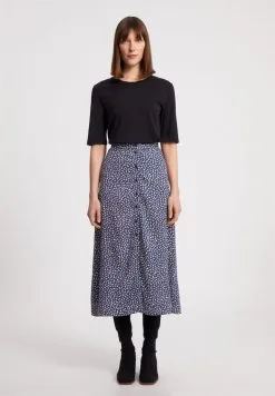 Armedangels Top Tencel® - Jilaraa -Thinking Mu Soldes ARMEDANGELS T shirt JILARAA noir 4 407827ef a6a7 4098 9ea7 350d925963eb