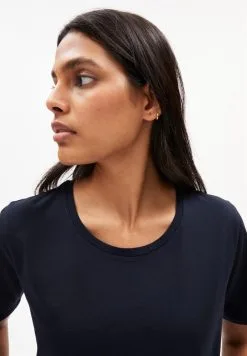 Armedangels T-shirt Coton Biologique - Minaa -Thinking Mu Soldes ARMEDANGELS T shirt MINAA Bleu marine 3 4be6e4ef d715 4964 9926 83daceb2b2e7