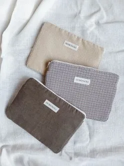 Homonoia Housse Tablette Matière Upcyclée 11 Homonoia Housse Tablette Matière Upcyclée -Thinking Mu Soldes Homonoiaaccessoires 108 84cb05eb 42ef 4434 9cde e85ae9c23970