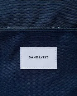Sandqvist Sac à Dos Polyester Recyclé - Ilon 31 Sandqvist Sac à Dos Polyester Recyclé - Ilon -Thinking Mu Soldes ILON Navy SQA1498 03 d5bcab7d f3fd 4c37 b8d4 cf2907dd0b14