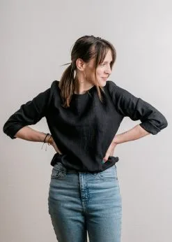 KIPLUZET Blouse Lin - Lengva 10 KIPLUZET Blouse Lin - Lengva -Thinking Mu Soldes Kipluzet JLC Blouse Noir Web 3889