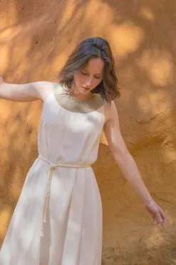 Muudana Robe Courte Matière Upcyclée - Apsara -Thinking Mu Soldes MUUDANA 2021 Mode eco responsable robe blanc soie sauvage 3 6715b127 0c64 425c 91b6 25e4ffa7657b