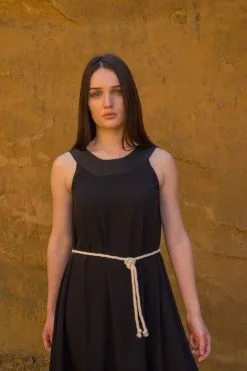 Muudana Robe Courte Matière Upcyclée - Apsara -Thinking Mu Soldes MUUDANA 2021 Mode eco responsable robe noire soie 2 33b67d2e 0009 45e4 a0c3 3f7ac312dcad