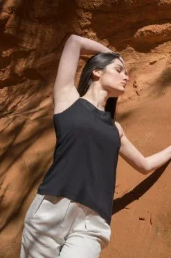 Muudana Top Coton Upcyclé - Apsara -Thinking Mu Soldes MUUDANA 2021 Mode eco responsable top apsara soie noir