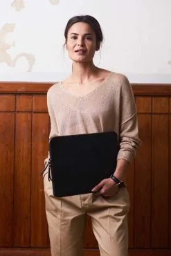 O My Bag Housse Ordinateur Cuir Tannage Végétal - Zipper -Thinking Mu Soldes OMYBAG zipper laptop sleeve 15inch black model2