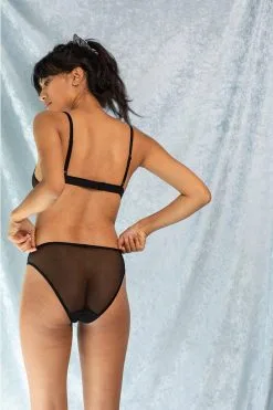 Olly Lingerie Soutien-gorge Polyamide Recyclé - Sélune 9 Olly Lingerie Soutien-gorge Polyamide Recyclé - Sélune -Thinking Mu Soldes Olly lingerie ensemble culotte soutien gorge selune noir 652fa57d 9a99 4665 8f0e ee1fb9ff0b92