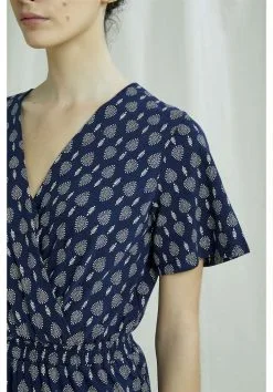 People Tree Combinaison Coton Biologique - Isabella 10 People Tree Combinaison Coton Biologique - Isabella -Thinking Mu Soldes PEOPLE TREE Combi bleu Isabella 4 08014a12 6e34 4ecd 8656 3c24e65953c1