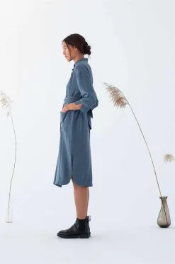 SUITE13LAB Robe Tencel® - Gunma 9 SUITE13LAB Robe Tencel® - Gunma -Thinking Mu Soldes SUITE13 GUNMA SHIRT DRESS DARKSLATE SIDE1 0019