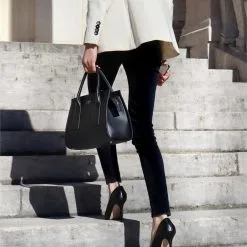 Lerisa Sac à Main En Fibres Recyclées - L -Thinking Mu Soldes SacLerisa Noir sac a main eco responsable sacveganfemme sacfabriqueenfrance sacethiquefabriqueenfrance saccuirvegetalfemme