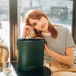 Valet De Pique Sac à Main Cuir Tannage Végétal - Judith -Thinking Mu Soldes Sacamainvaletdepiqueencuirmadeinfrance 590x f068bea7 4cc7 4f0f 9163 ecca7920a215