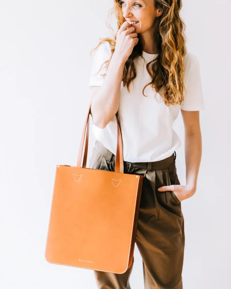 Valet De Pique Sac à Main Cuir Tannage Végétal - Léonie 4 Valet De Pique Sac à Main Cuir Tannage Végétal - Léonie – Image 2