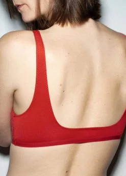 BOTT Lingerie Brassière En Fibres Recyclées - La First -Thinking Mu Soldes bott lingerie collection la first brassiere rouge dos sw