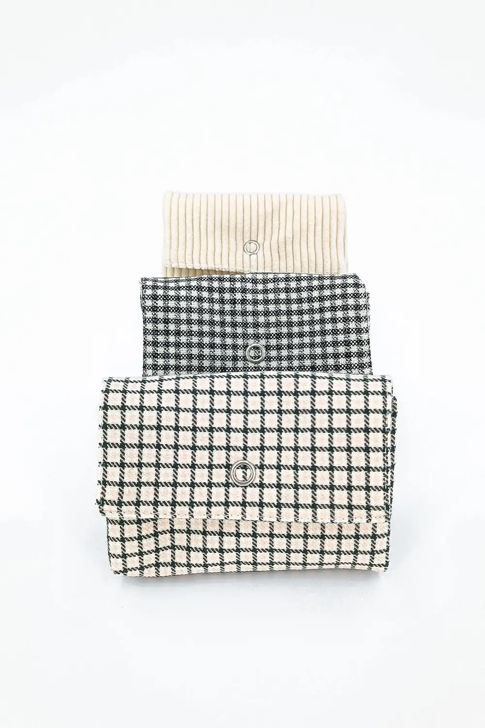 Homonoia Mini-pochette Matière Upcyclée 7 Homonoia Mini-pochette Matière Upcyclée – Image 5