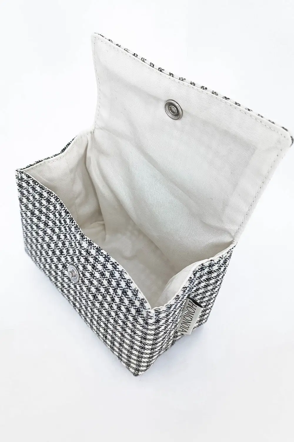 Homonoia Mini-pochette Matière Upcyclée 5 Homonoia Mini-pochette Matière Upcyclée – Image 3