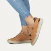 BEFLAMBOYANT Basket En Pet Recyclé - UX68 -Thinking Mu Soldes vegan sneakers caramel wearing